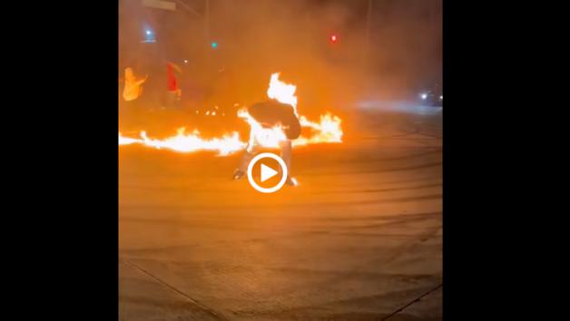 VIDEO:Ντρίφταρε και έγινε πασχαλινή λαμπάδα